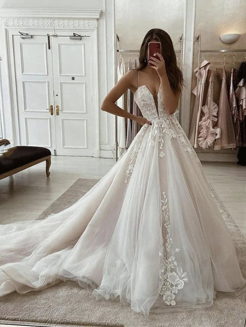 Luolandi A Line Spaghetti Straps Deep V Neck Lace Appliques Wedding Dress Sexy Beautiful